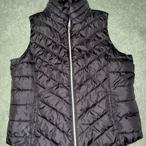 SO Women's Black Puffer Vest